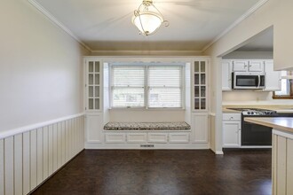 1809 Stratford Dr in Champaign, IL - Building Photo - Building Photo