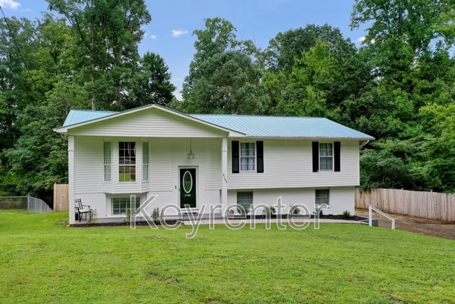 property at 2152 Ridgecrest Dr