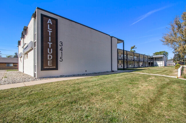 Altitude Apartments East in Royal Oak, MI - Building Photo - Building Photo