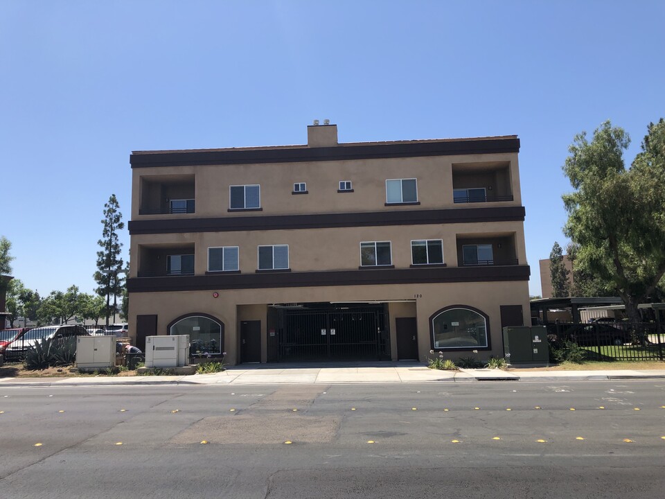 120 Ballantyne st, Unit E in El Cajon, CA - Building Photo