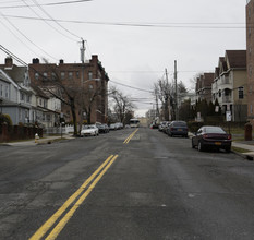 145 Franklin Ave in New Rochelle, NY - Foto de edificio - Building Photo