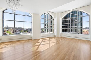 360 Newbury St in Boston, MA - Building Photo