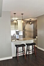 2530 E North St, Unit 13-D in Greenville, SC - Building Photo - Building Photo