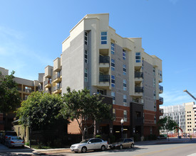 Park Boulevard East in San Diego, CA - Building Photo - Building Photo