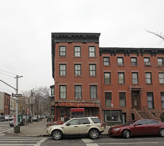 211 De Kalb Ave in Brooklyn, NY - Building Photo - Building Photo