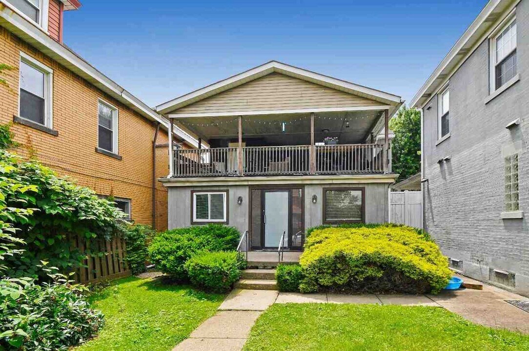 2102 West St in Munhall, PA - Building Photo