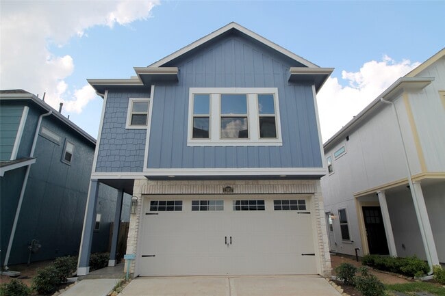 property at 11917 Oakmont Valley Trace