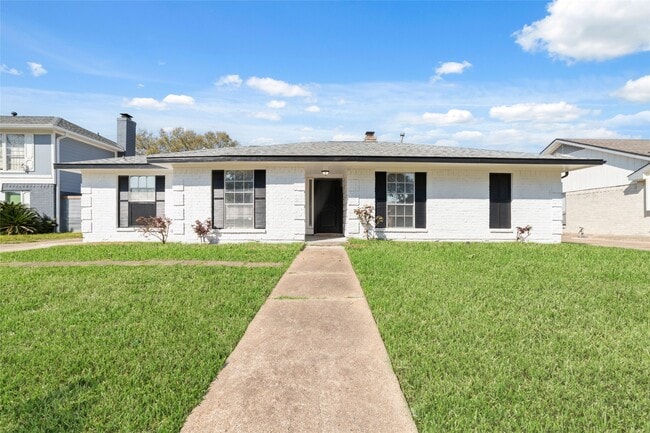 13330 Agarita Ln in Houston, TX - Building Photo - Building Photo