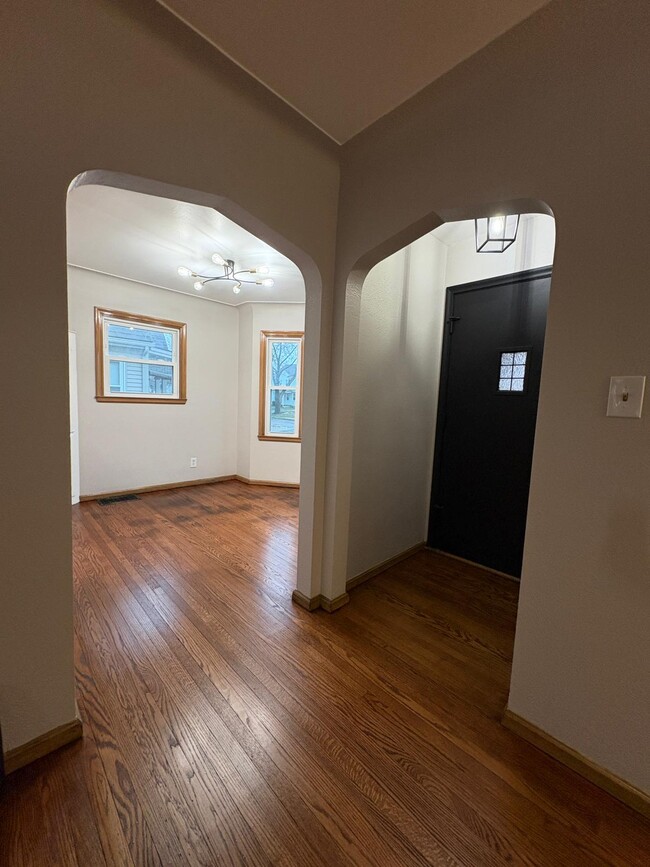 218 W Capistrano Ave in Toledo, OH - Foto de edificio - Building Photo