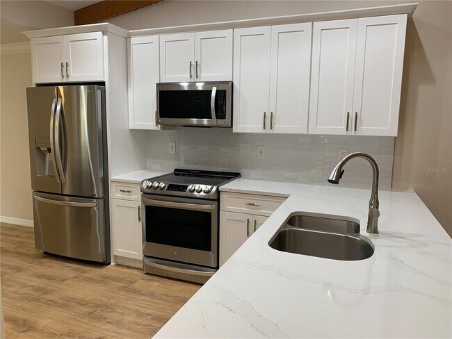 2658 Sequoia Terrace in Palm Harbor, FL - Building Photo - Building Photo