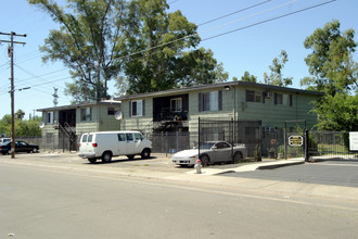 Lampasas Avenue Fourplexes in Sacramento, CA - Building Photo - Building Photo