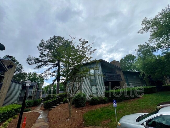 5016 Sardis Rd in Charlotte, NC - Building Photo - Building Photo