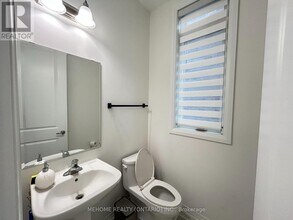 90 Fallharvest Wy in Whitchurch-Stouffville, ON - Building Photo - Building Photo