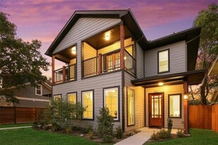 933 W Eighth St in Dallas, TX - Building Photo