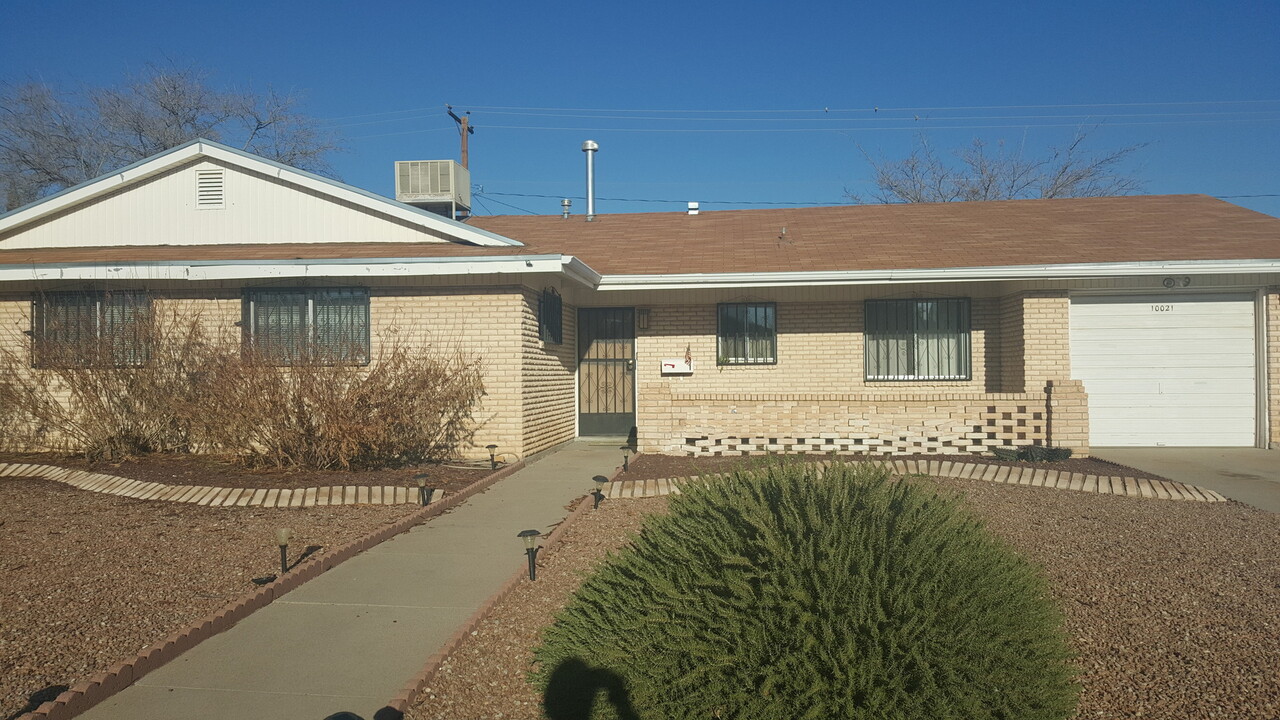 10021 Suez Dr in El Paso, TX - Building Photo