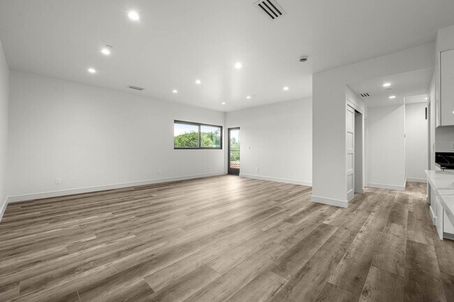 1920-1922 S Sherbourne Dr, Unit 1922 in Los Angeles, CA - Building Photo - Building Photo