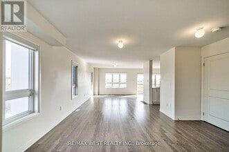 100 Sailors Landing in Bowmanville, ON - Building Photo - Building Photo