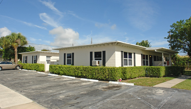 411-417 Revere Rd in West Palm Beach, FL - Building Photo - Building Photo