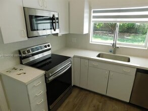 16240 SW 286th St in Homestead, FL - Foto de edificio - Building Photo