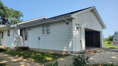 39W910 US-20 in Elgin, IL - Building Photo - Building Photo