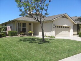 3953 Poinsettia St in San Luis Obispo, CA - Building Photo