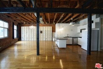 500 Molino St in Los Angeles, CA - Building Photo - Building Photo