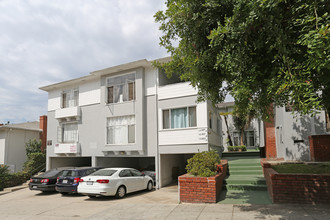 10985 Roebling Ave in Los Angeles, CA - Building Photo - Building Photo