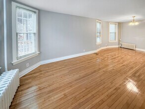 2340 N Tripp Ave in Chicago, IL - Building Photo - Building Photo