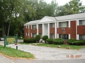 138-154 Woodhill Dr in Rochester, NY - Building Photo