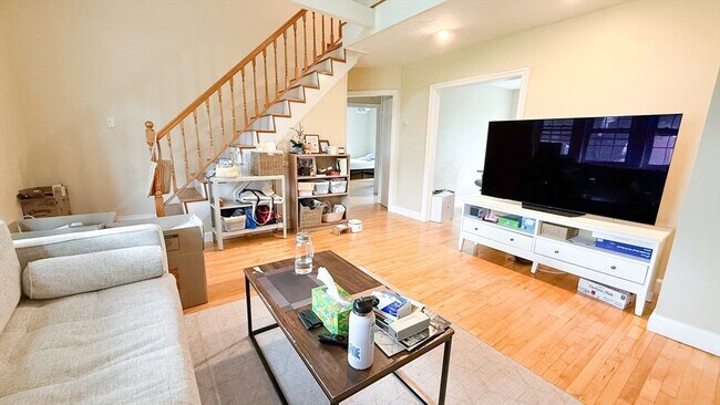 21 Hammond Pond Pkwy in Newton, MA - Building Photo - Building Photo