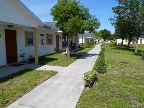 10770 US Hwy 19 N, Unit 12 in Pinellas Park, FL - Building Photo - Building Photo