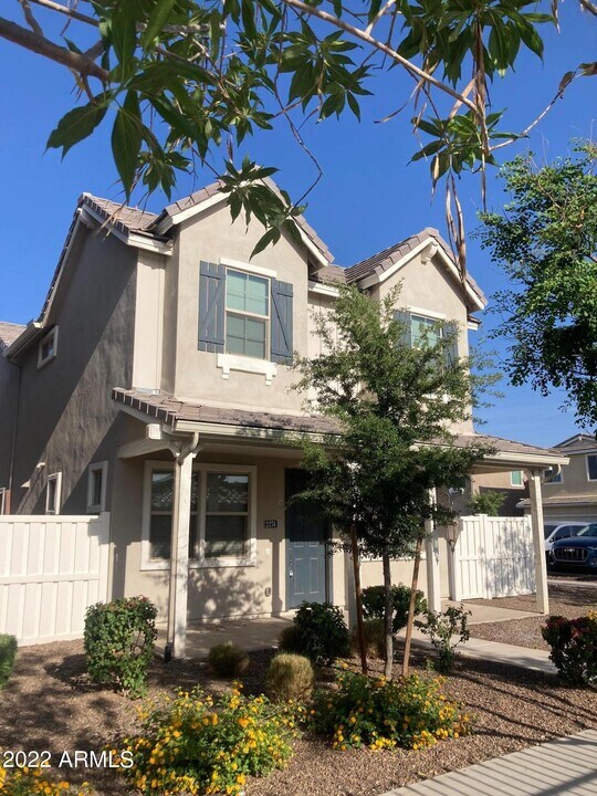 2274 S Osborn Ln in Gilbert, AZ - Building Photo