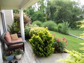 601 Willow Pond Dr in Riverhead, NY - Building Photo - Building Photo