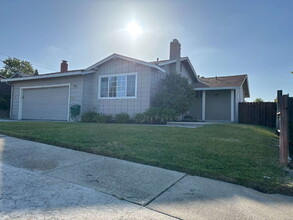 3703 Hillsborough Dr in Concord, CA - Building Photo - Building Photo