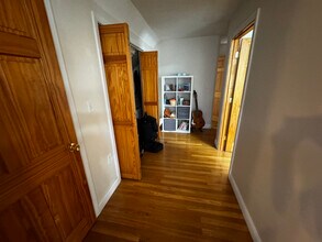 24 Burnham St, Unit 3 in Somerville, MA - Building Photo - Building Photo