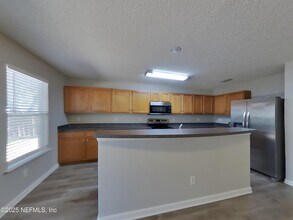 7134 Beekman Lake Dr in Jacksonville, FL - Building Photo - Building Photo