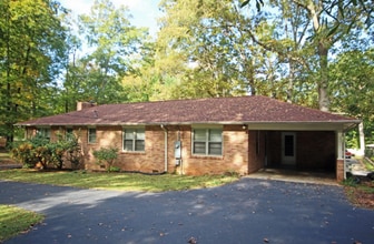 205 Lakewood Dr in Spartanburg, SC - Building Photo - Building Photo
