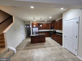 104 Oflannery Ct in Martinsburg, WV - Building Photo