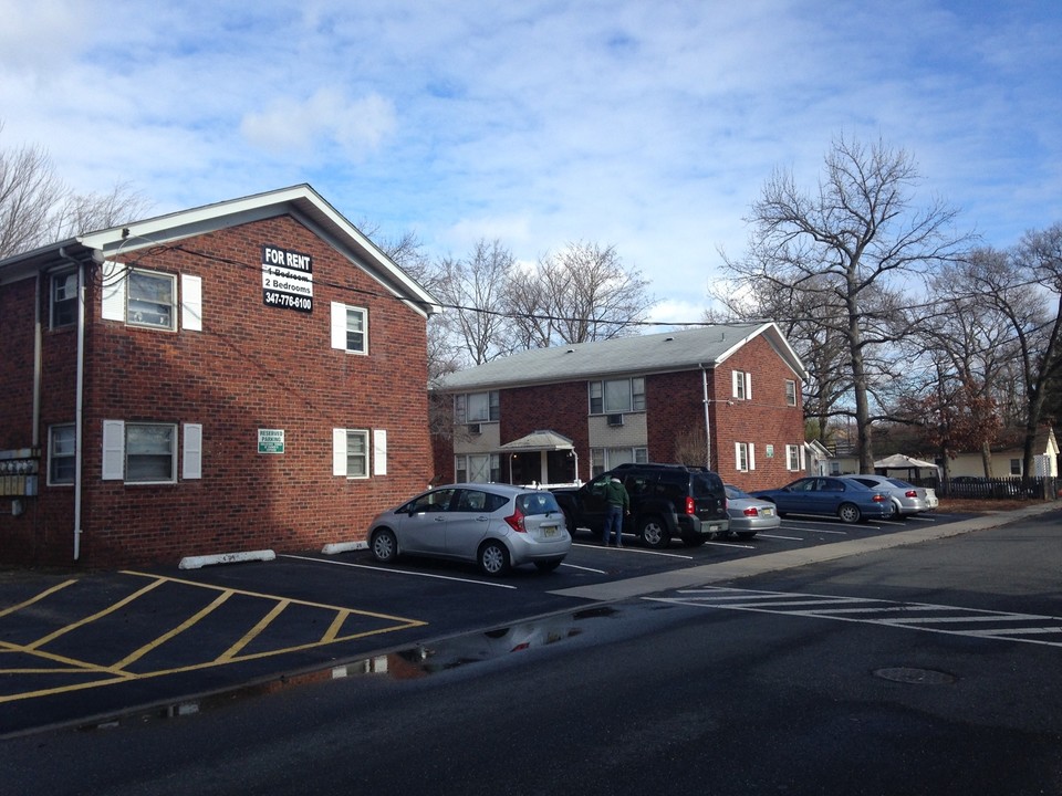 Hancock Arms Apartments in Keansburg, NJ - Foto de edificio