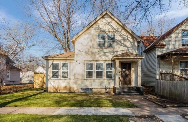 property at 1217 Reaney Ave E