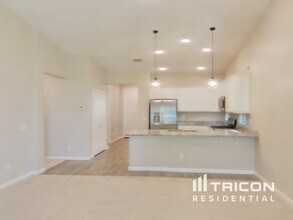 12337 W Glenn Dr in Glendale, AZ - Building Photo - Building Photo