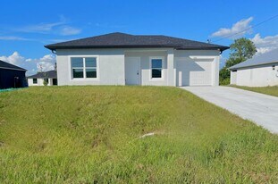 2516 14th St SW in Lehigh Acres, FL - Building Photo