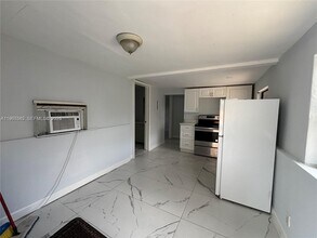 729 NW 19th Ave in Fort Lauderdale, FL - Building Photo - Building Photo