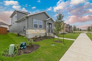 204 Flowers Ave in Hutto, TX - Building Photo