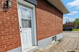 1307 Vancouver Ave in Ottawa, ON - Building Photo