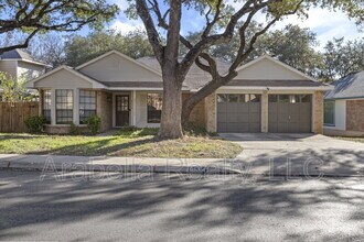 8554 Timber Lodge in San Antonio, TX - Building Photo - Building Photo