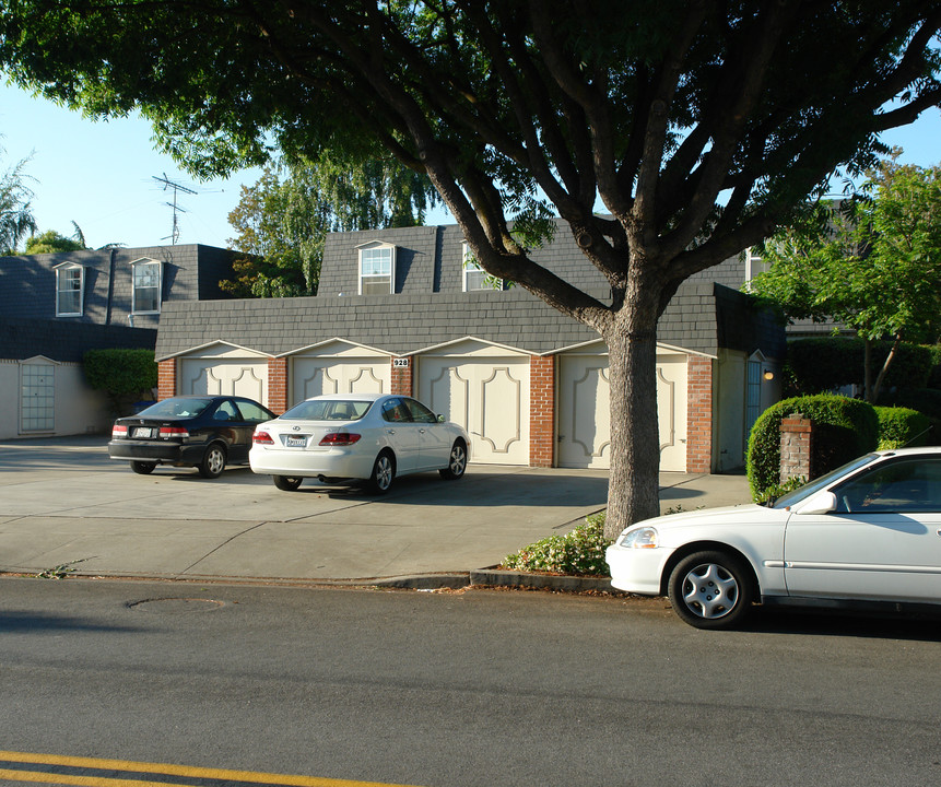 928 Maria Ln in Sunnyvale, CA - Building Photo