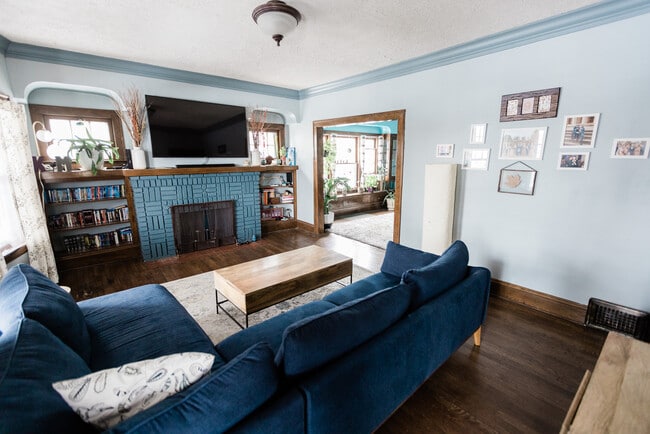 2196 Bunts Rd in Lakewood, OH - Building Photo - Building Photo