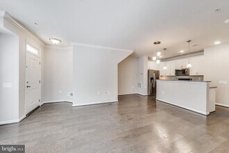 645 Diamondback Dr in Gaithersburg, MD - Building Photo - Building Photo