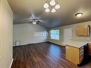 2098 Blossom St in Eagle Mountain, UT - Building Photo - Building Photo